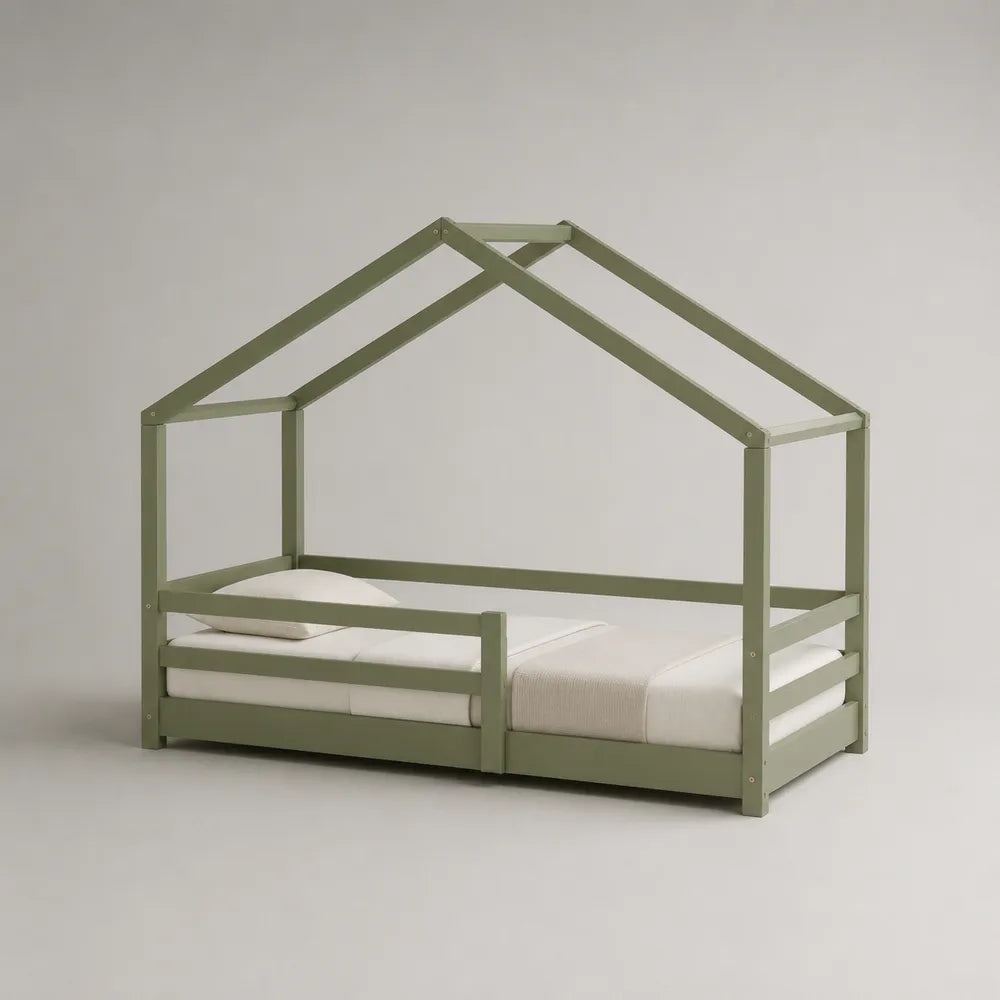 Lit cabane enfant 90 x 190 cm en bois massif peint vert sauge avec structure maison et barrières de sécurité